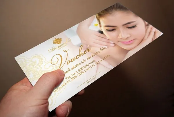 Thiết kế voucher đơn giản, thu hút